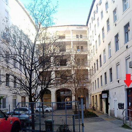 Sparrowl Apartments Boedapest Buitenkant foto